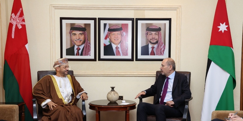 وزير الخارجية يلتقي نائب رئيس مجلس الوزراء الأردني   (العمانينة)
