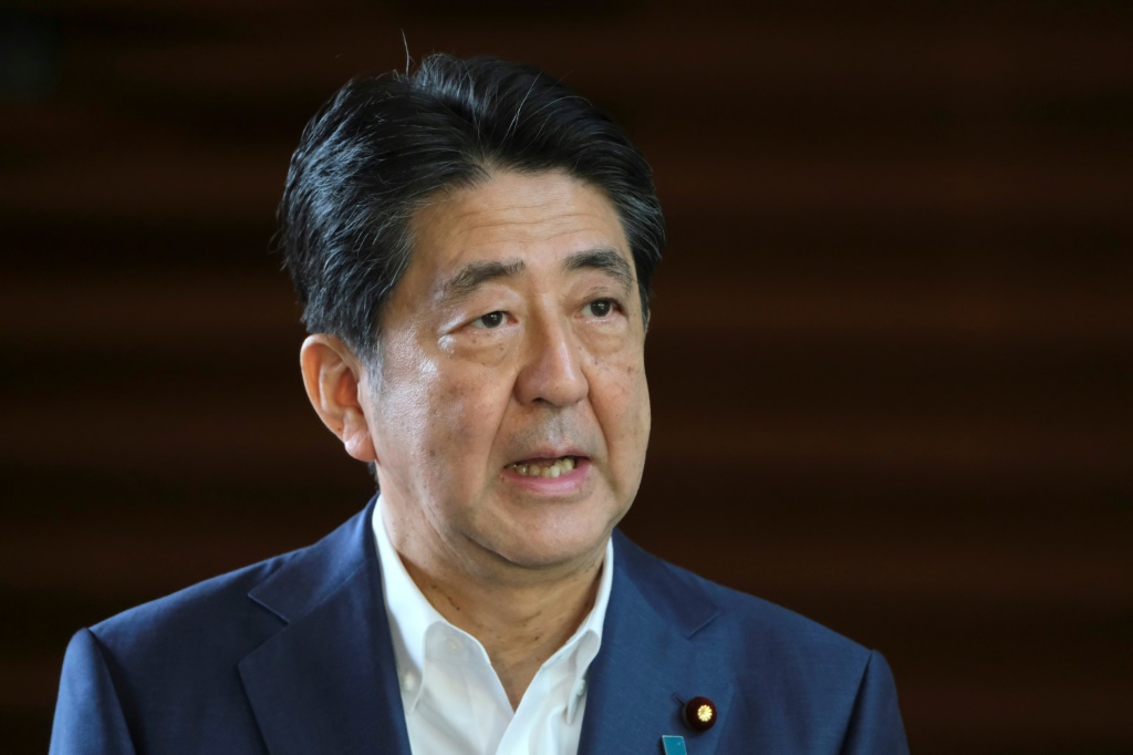 رئيس الوزراء الياباني السابق شينزو آبي في 24 آب/أغسطس 2020 في طوكيو (اف ب)