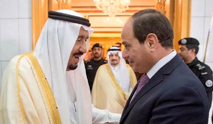 العاهل السعودي الملك سلمان بن عبدالعزيز آل سعود والرئيس المصري عبد الفتاح السيسي (الرئاسة المصرية)