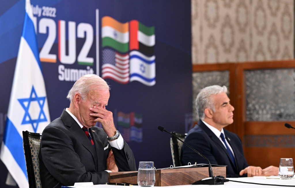  الرئيس الأمريكي جو بايدن ورئيس الوزراء الاسرائيلي يائير لابيد (ا ف ب)