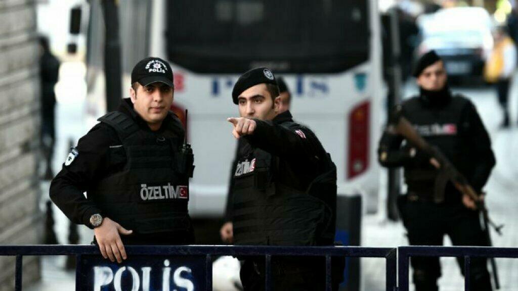  أوقفت السلطات التركية اليوم الثلاثاء 19/7 خمسة أشخاص بولاية أضنة جنوبي البلاد، في إطار مكافحة تنظيم "داعش" (ا ف ب)
