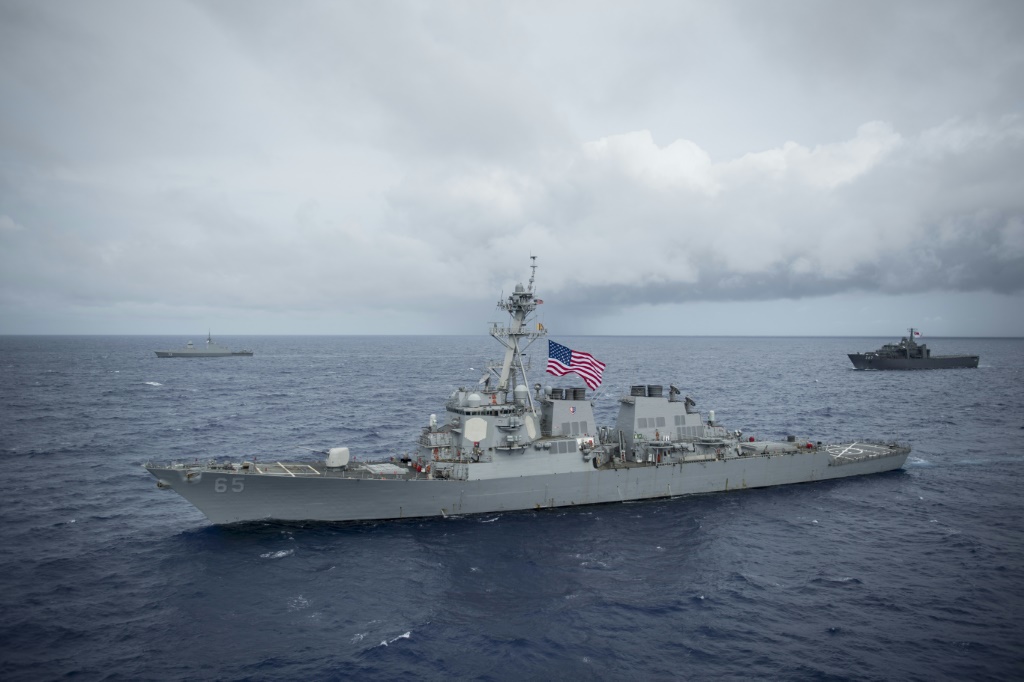 الصين تدين مرور السفن الحربية الأمريكية عبر مضيق تايوان (ا ف ب)