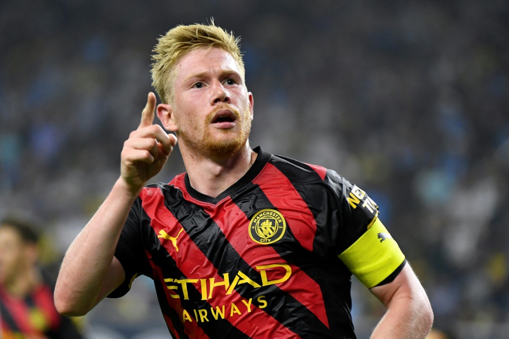 لاعب مانشستر سيتي البلجيكي كيفن دي بروين يحتفل عقب تسجيله الهدف الثاني لفريقه في مرمى أميركا دي مكسيكو المكسيكي في هيوستن في 20 تموز/يوليو 2022 (ا ف ب)