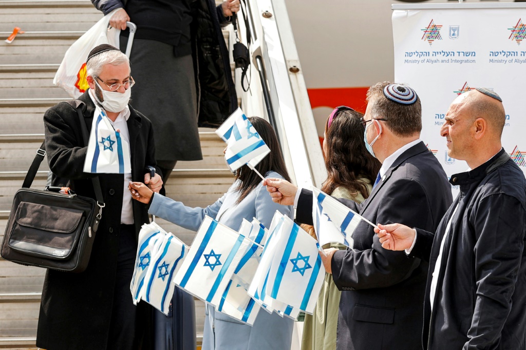 الوكالة اليهودية ، التي تتولى معالجة هجرة اليهود إلى إسرائيل ، تواجه إجراءات قانونية في روسيا يُنظر إليها على أنها تحذير للحكومة من الانحراف عن أوكرانيا. (ا ف ب)