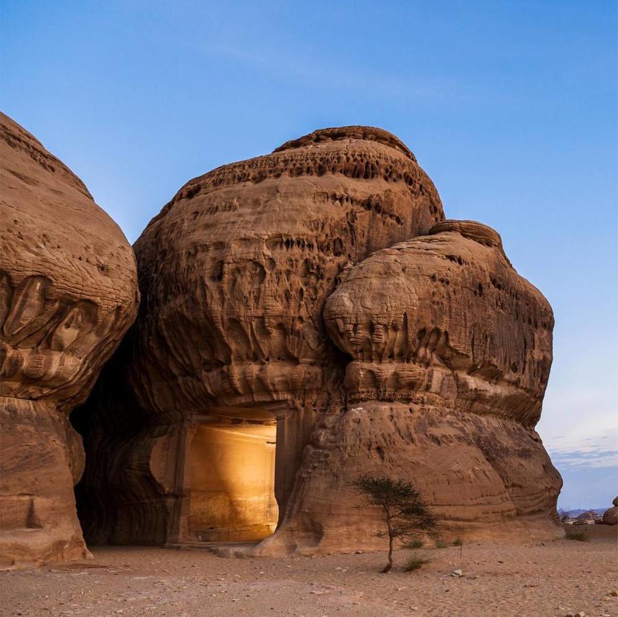العلا وجهة سياحية تأخذكم في رحلة عبر الزمن (سيدتي)