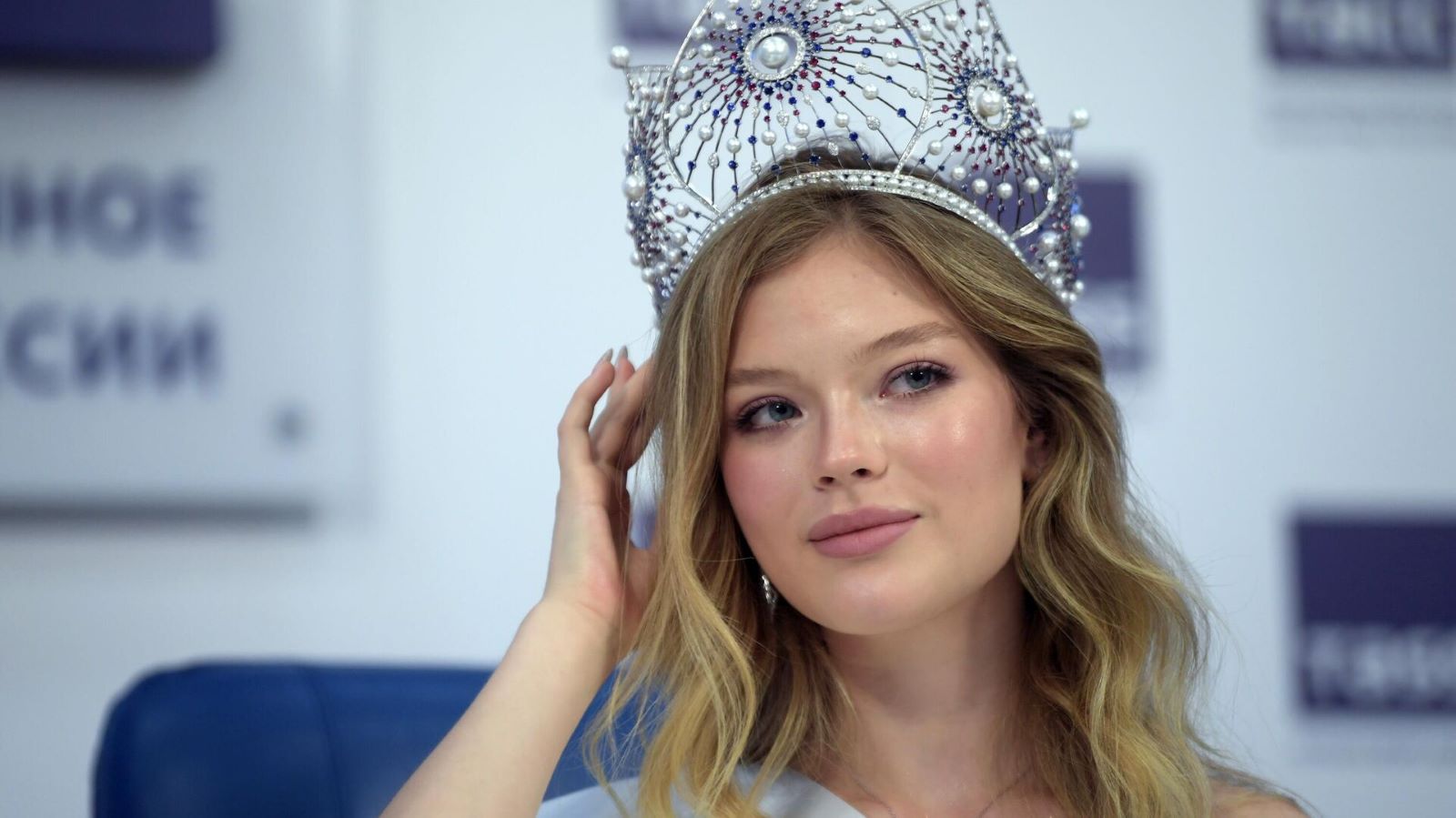 آنا لينيكوفا بلقب ملكة جمال روسيا للعام 2022 (اعلام روسي)