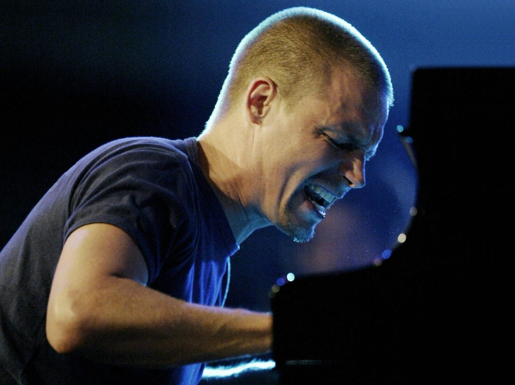 عازف البيانو السويدي إسبيورن سفينسون في 19 تموز/يوليو 2003 في مدينة فيتوريا شمال إسبانيا (ا ف ب)
