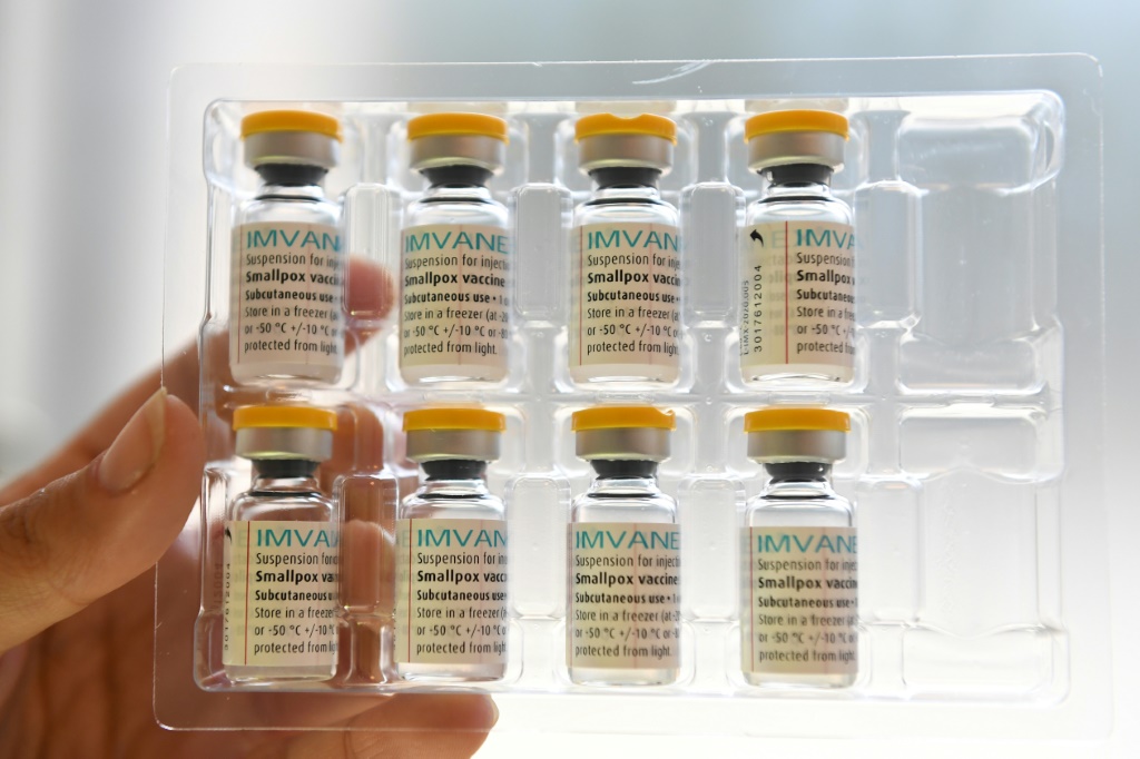جرعات لقاح Imvanex المستخدم للحماية من فيروس جدري القرود ( ا ف ب)