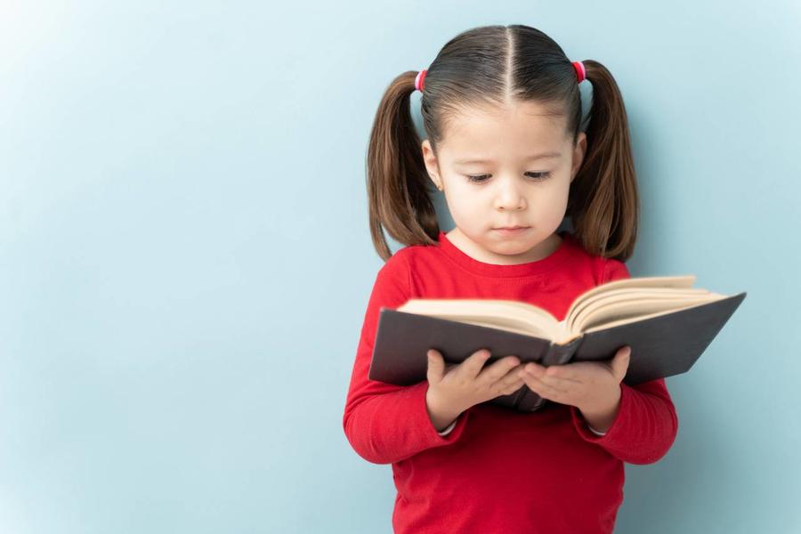 متى يستطيع الطفل القراءة بشكل جيد؟  (سيدتي)