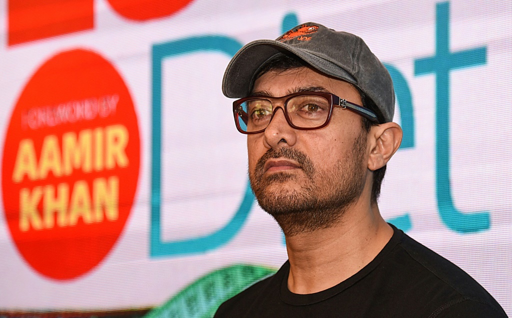 صورة التُقطت في 27 آذار/مارس 2019 تُظهر ممثل هوليوود عامر خان خلال حفل إصدار كتاب حول فقدان الوزن في مومباي (ا ف ب)