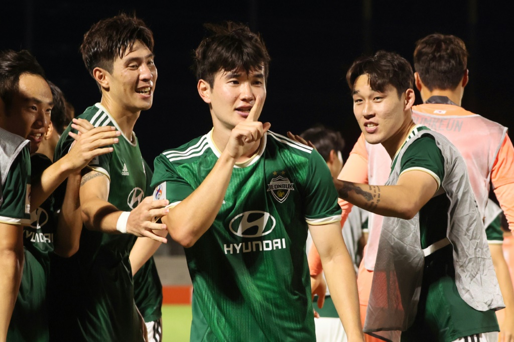 سجّل كيم جين-غيو هدفاً قاتلاً وضع تشونبوك هيونداي الكوري الجنوبي في ربع نهائي دوري أبطال آسيا (ا ف ب)