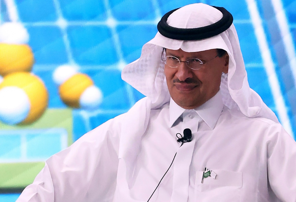 وزير الطاقة السعودي الأمير عبد العزيز بن سلمان يتحدث خلال مشاركته في جلسة نقاش في مؤتمر "مبادرة مستقبل الاستثمار" في الرياض في 27 تشرين الأول/أكتوبر 2021 (ا ف ب)