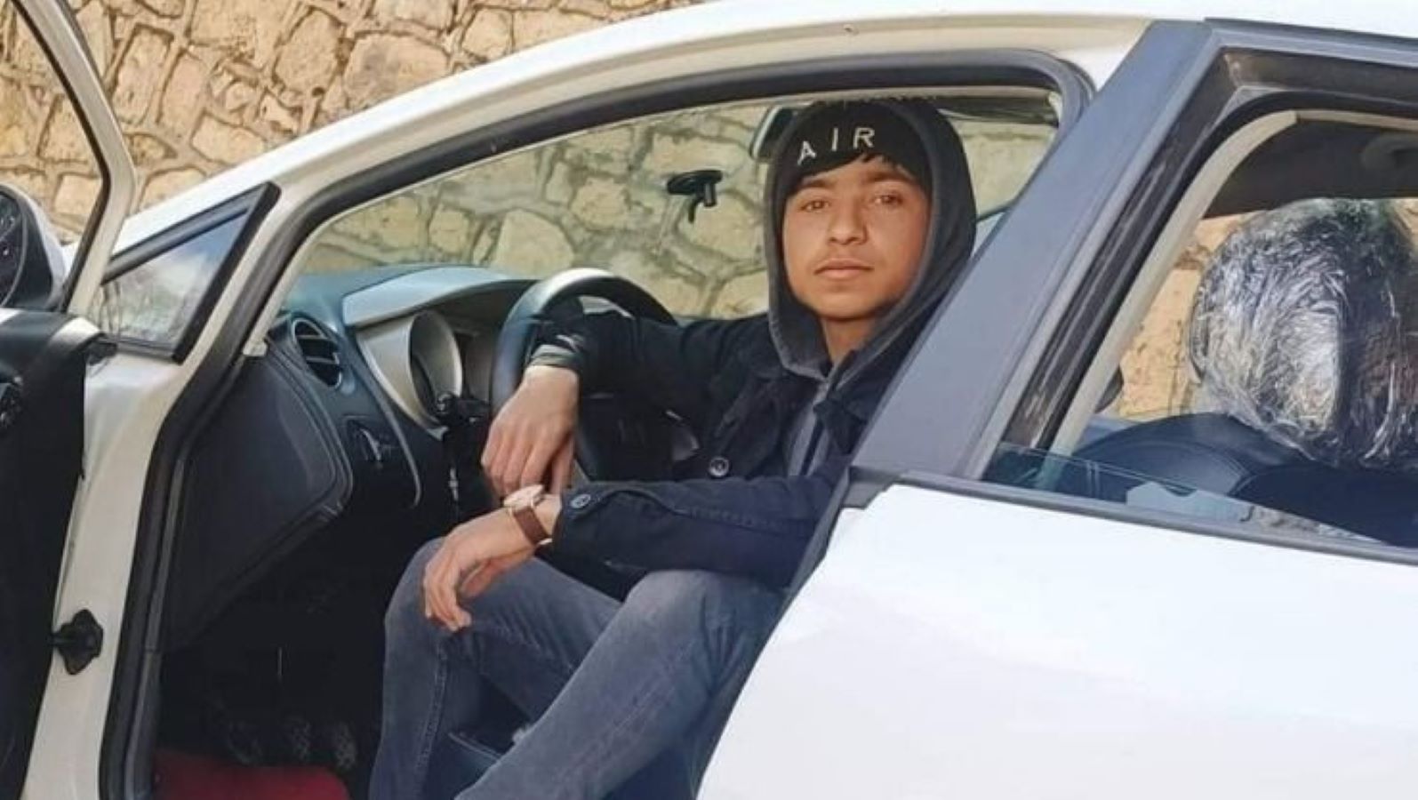 انتشر اسم الشاب الجزائري عبد القادر معز المنحدر من ولاية تيارت عبر مواقع التواصل الاجتماعي (من صفحته على الفيسبوك)