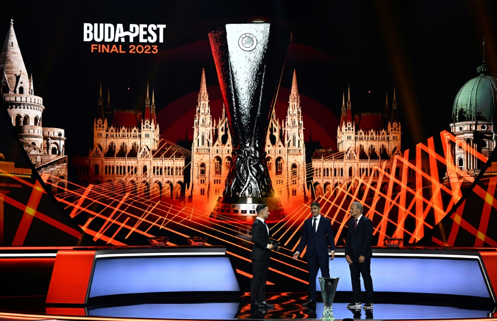 احتضنت اسطنبول قرعة دور المجموعات لبطولة يوروبا ليغ 2022-2023 (ا ف ب)