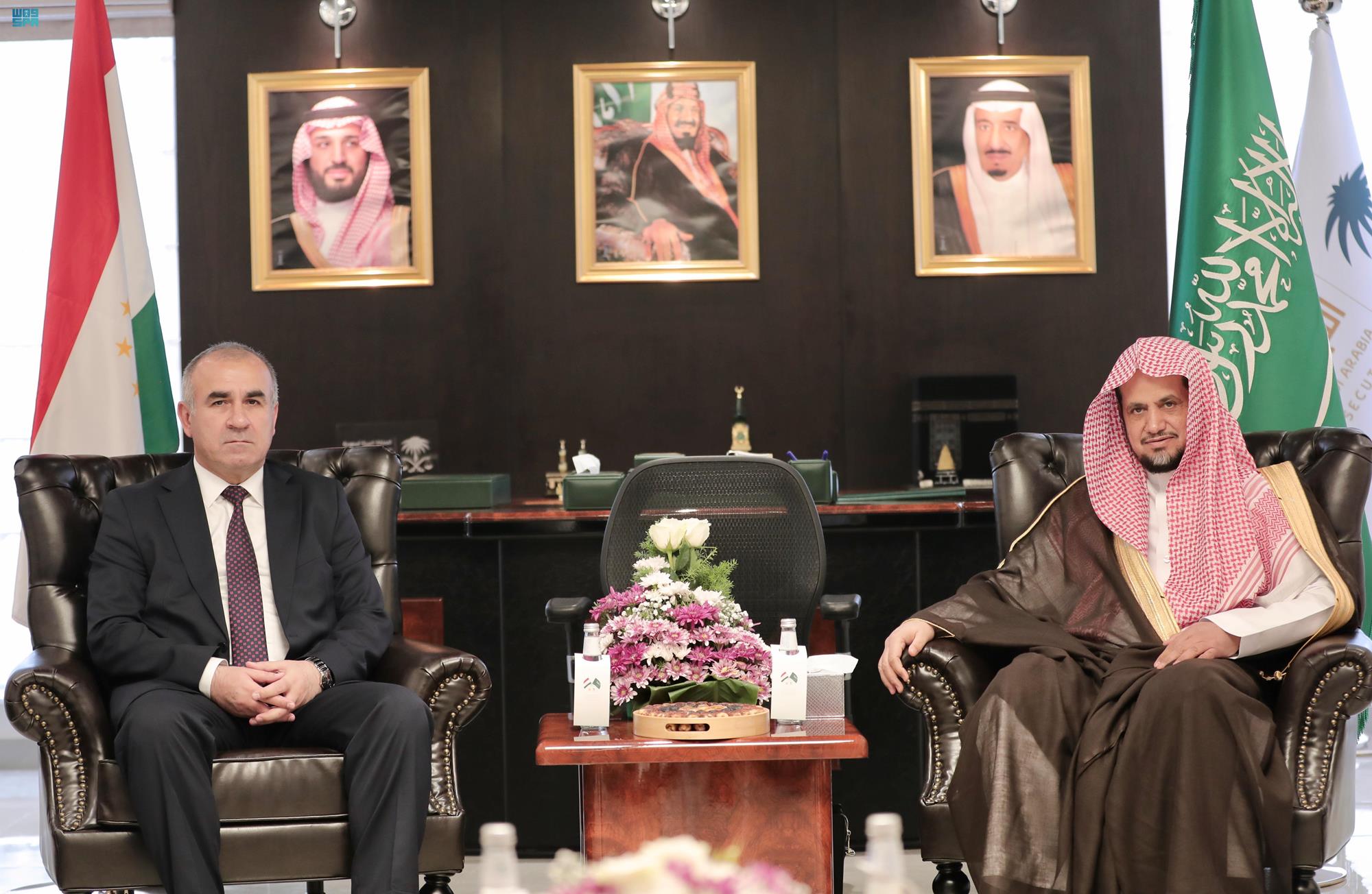 النائب العام يلتقي بالمدعي العام لجمهورية طاجيكستان (ا ف ب )