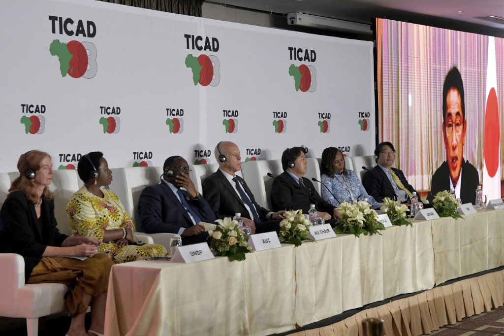 أضاف الوزير التونسي "اليابان يمكن أن تقدم قيمة مضافة في المعرفة العلمية لكل الاستثمارات في أفريقيا التي تملك نموا واعدا في المستقبل". (أ ف ب)