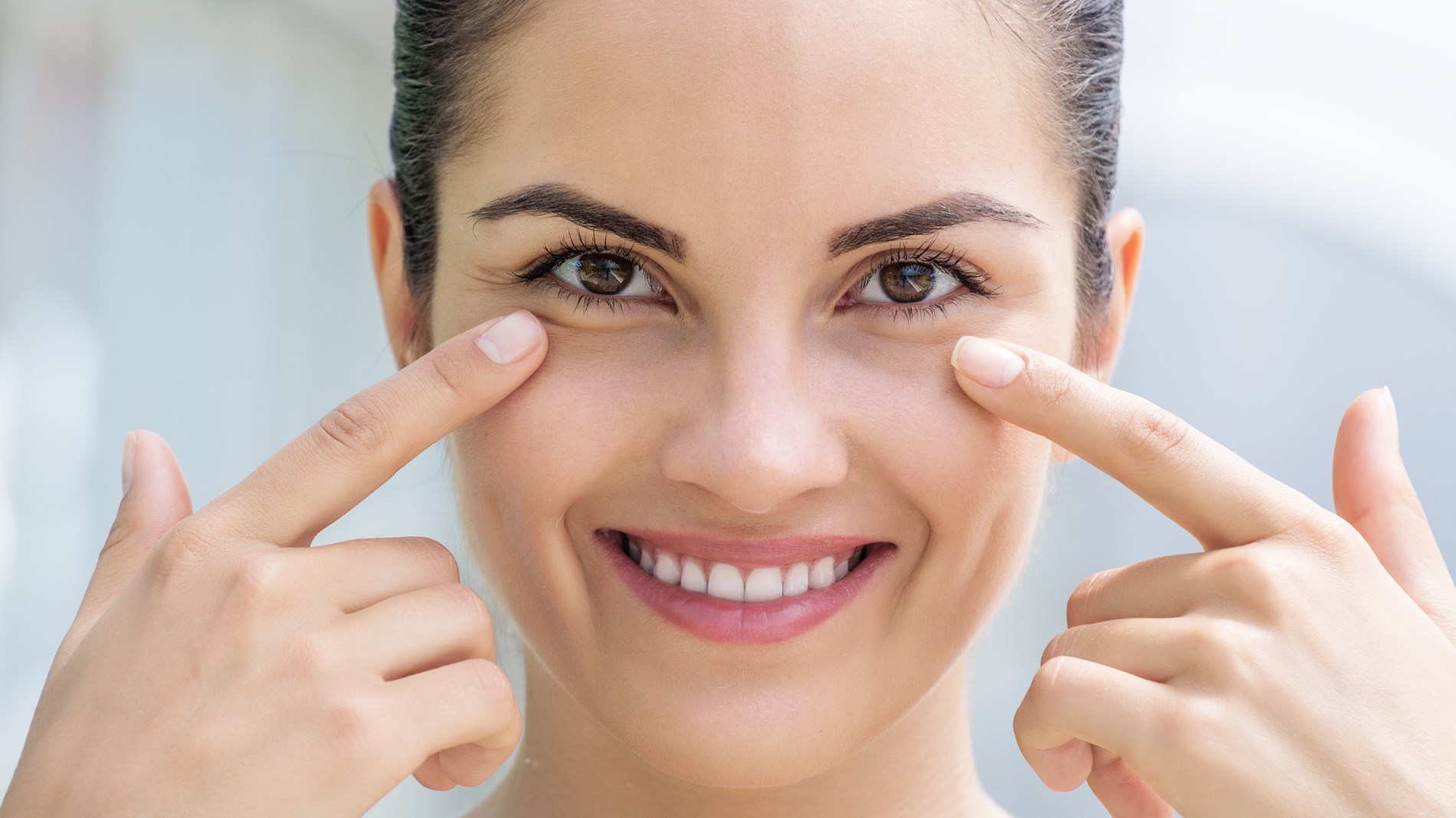 نصائح لرعاية الجلد حول عينيك(زهرة الخليج)