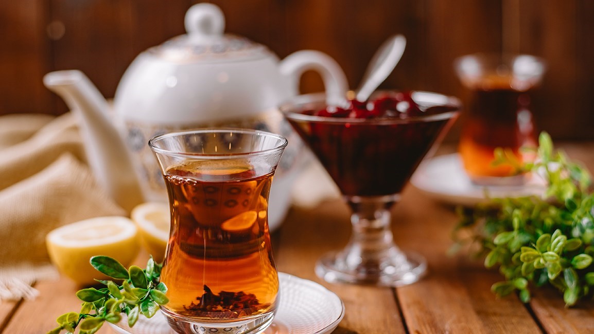 الشاي.. مذاق شهي ولذيذ ومفيد للصحة (زهرة الخليج)