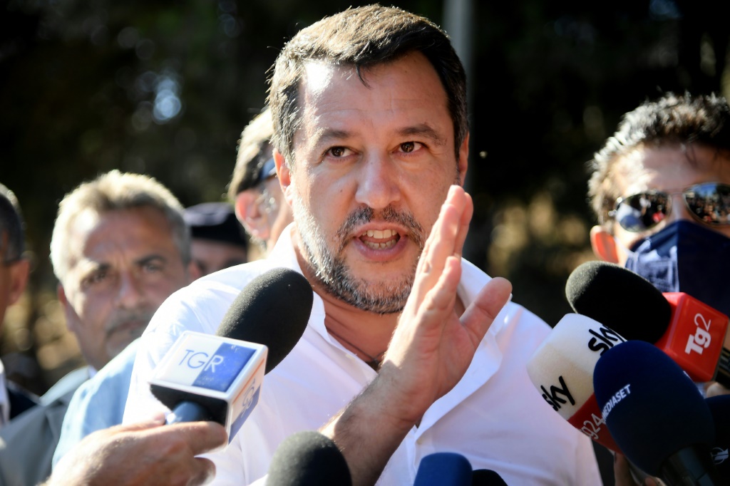 ماتيو سالفيني زعيم حزب الرابطة الايطالي من اليمين المتطرف على جزيرة لامبيدوسا في 4 آب/اغسطس 2022