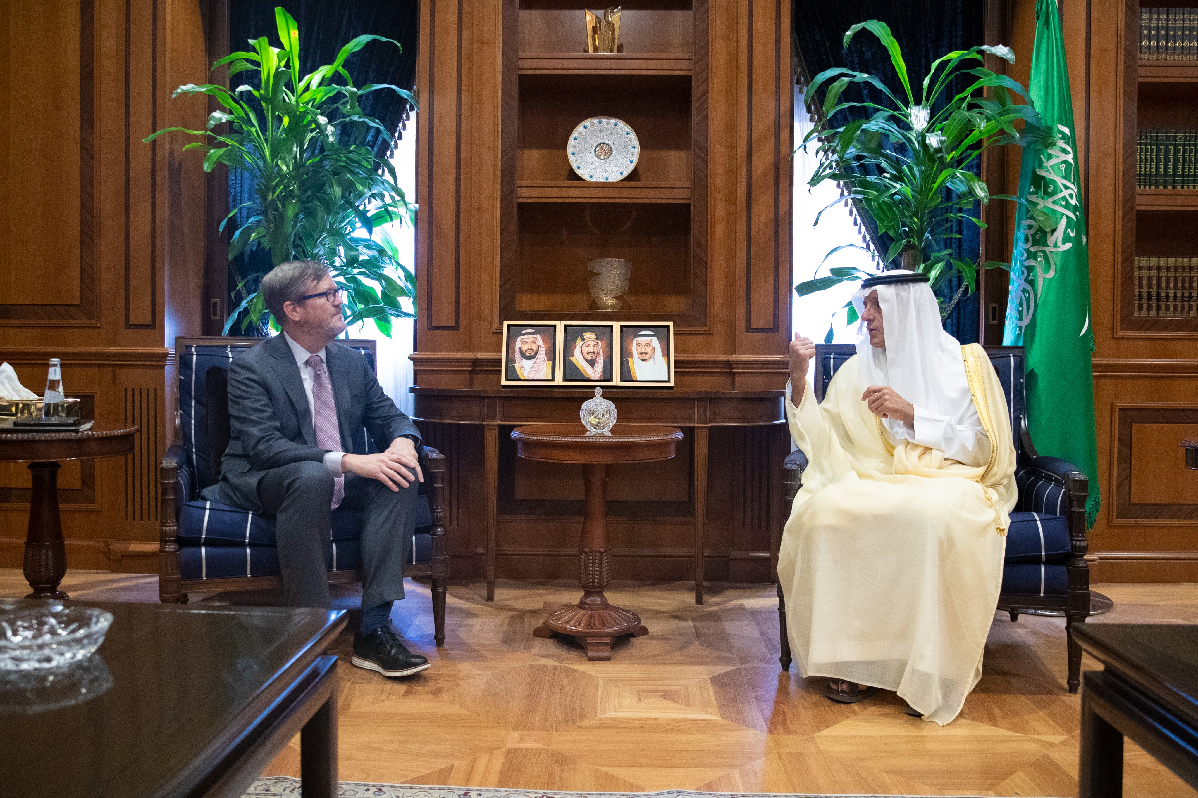  وزير الدولة للشؤون الخارجية السعودي  يستقبل وفدًا من الغرفة التجارية الأمريكية (واس)