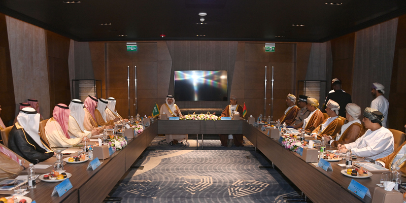 سلطنة عُمان والسعودية تعقدان جلسة مباحثات رسمية في مجال النقل واللوجستيات (العمانة )