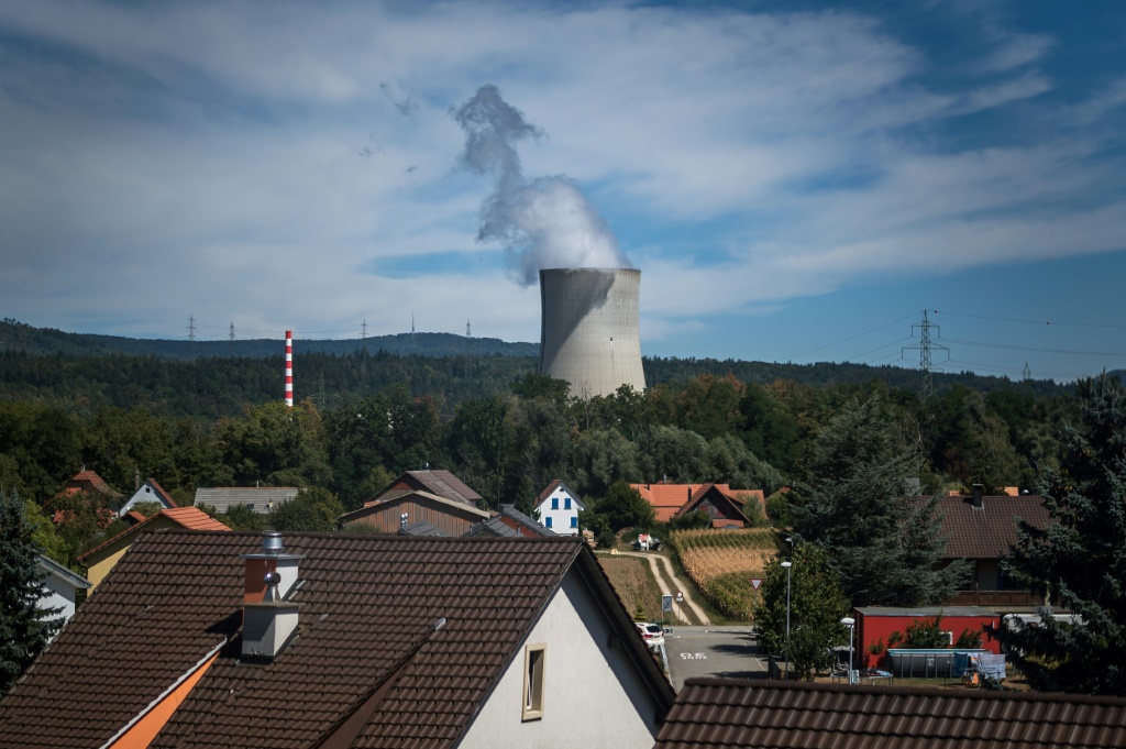 صورة مؤرخة في 13 آب/أغسطس 2022 لانبعاثات طاقة نووية في سويسرا (ا ف ب)
