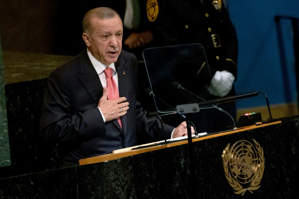 الرئيس التركي رجب طيب إردوغان يلقي كلمة بلاده أمام الجمعية العامة للأمم المتحدة في نيويورك في 20 أيلول/سبتمبر 2022 (ا ف ب).