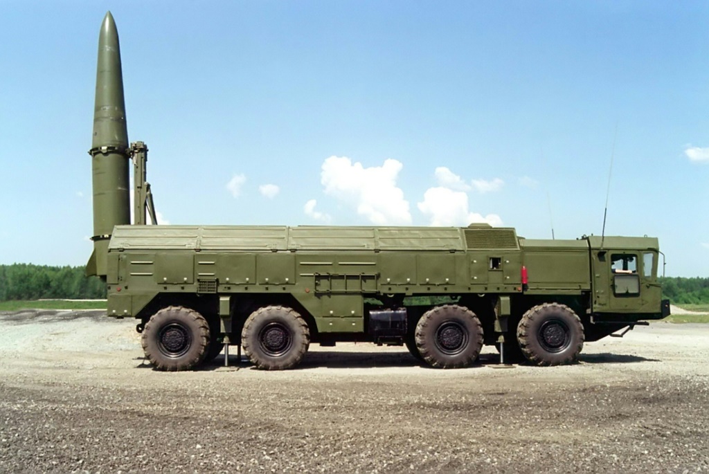    يقول خبراء عسكريون إن صاروخ إسكندر الباليستي قصير المدى سيكون طريقة التسليم المحتملة إذا أرادت روسيا استخدام سلاح نووي تكتيكي ضد أوكرانيا. (أ ف ب)