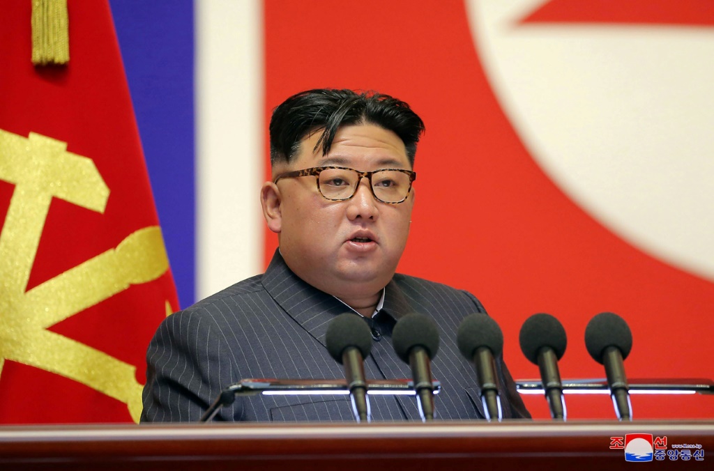 الزعيم الكوري الشمالي كيم جونغ أون خلال اجتماع في مطلع أيلول/سبتمبر 2022 في بيونغ يانغ (ا ف ب)