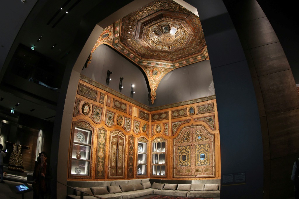 صورة من داخل متحف الفن الإسلامي في الدوحة في 4 تشرين الأول/أكتوبر 2022 (ا ف ب)
