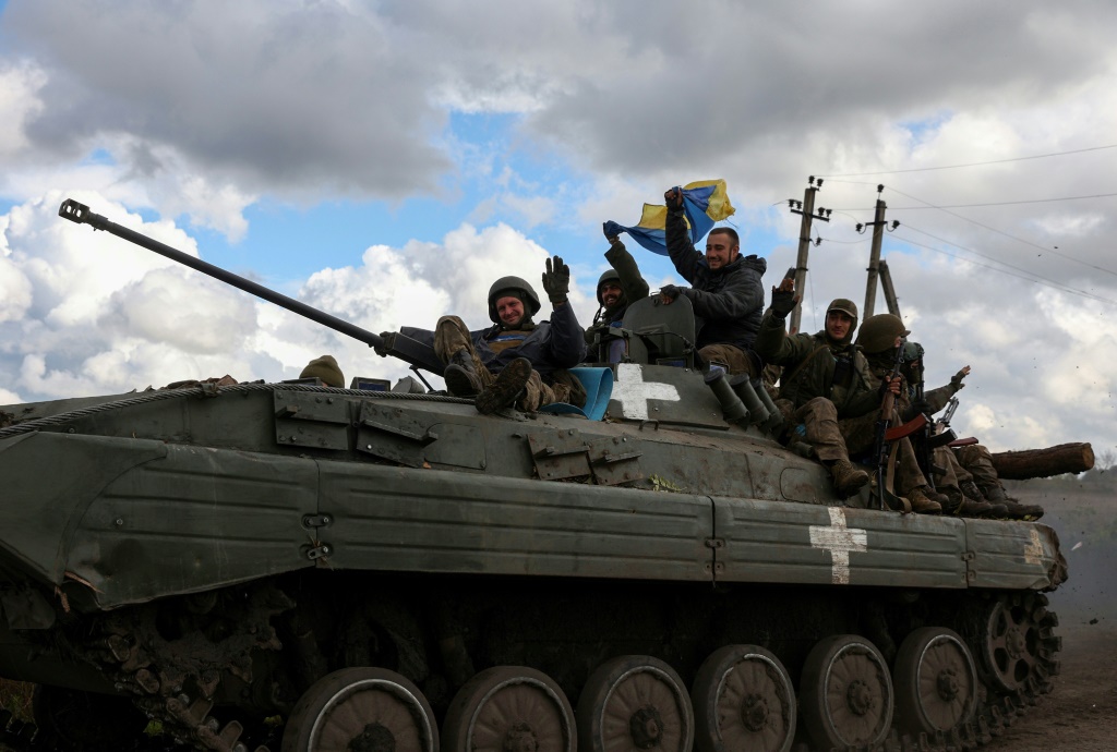 انتزعت القوات الأوكرانية القوات الروسية من سلسلة من البلدات والقرى في الشرق والجنوب (ا ف ب)