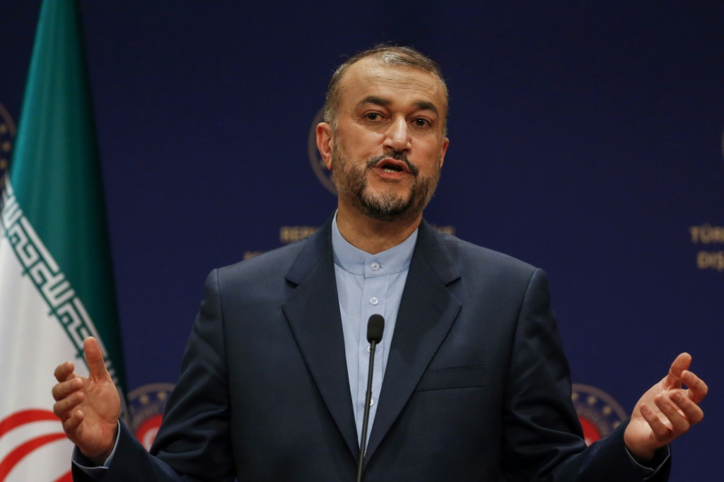 وزير الخارجية الإيراني حسين أمير عبداللهيان يتحدث خلال مؤتمر صحافي في أنقرة في 27 حزيران/يونيو 2022 (ا ف ب)