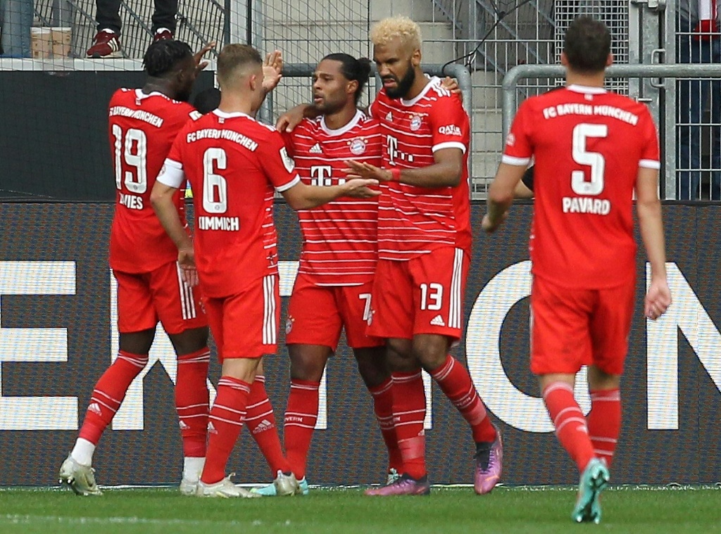 لاعبو بايرن ميونيخ يحتفلون بالفوز على هوفنهايم في الدوري الألماني لكرة القدم على ملعب بريزيرو أرينا في 22 تشرين الأوّل/أكتوبر 2022 (ا ف ب)
