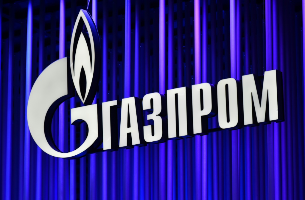 صورة لشعار مجموعة غازبروم الروسية العملاقة خلال المنتدى الاقتصادي الدولي في سان بطرسبرغ في 15 حزيران/يونيو 2022 (أ ف ب)