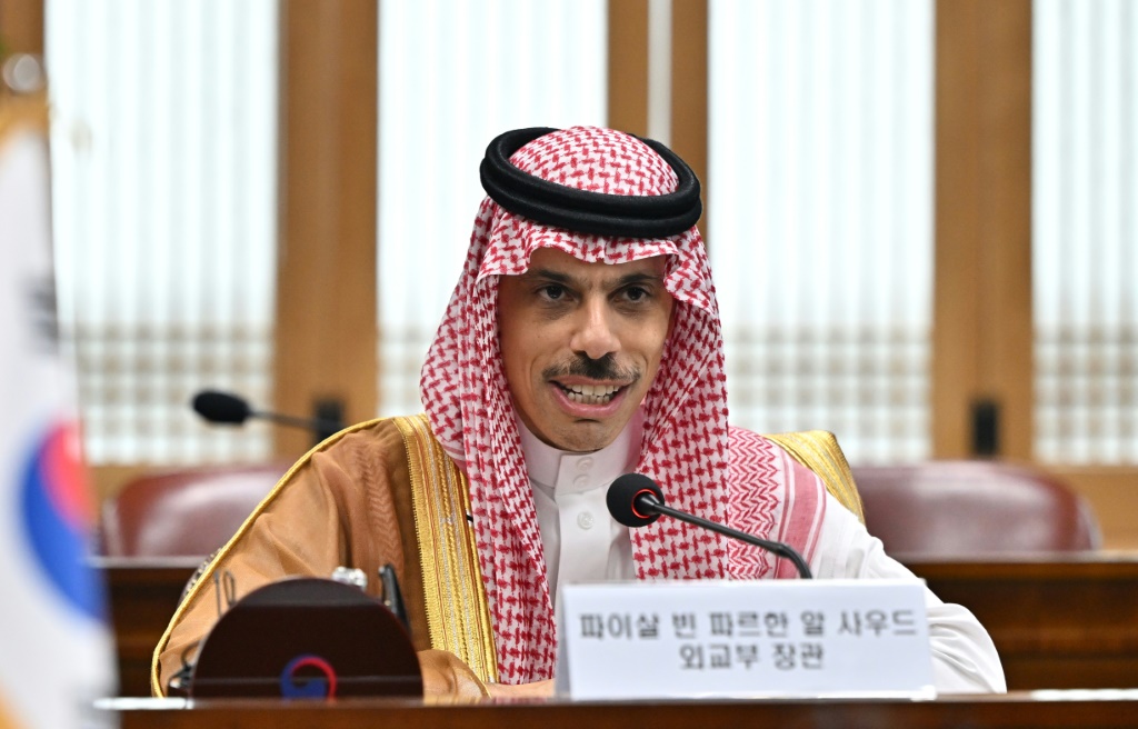 وزير الخارجية السعودي الأمير فيصل بن فرحان يتحدث في وزارة الخارجية في سيول في 20 تموز/يوليو 2022 (ا ف ب)