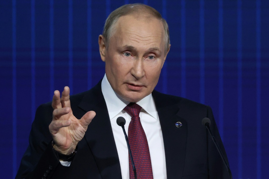 الرئيس الروسي فلاديمير بوتين متحدثا في منتدى فالداي في موسكو في 27 تشرين الاول/اكتوبر 2022 (ا ف ب)
