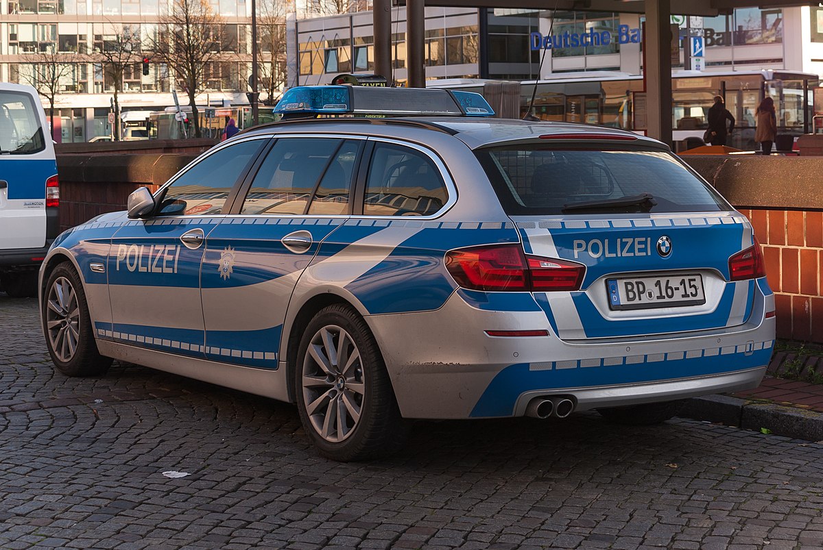 سيارة تابعه لشرطة المانيا (ويكيبيديا)