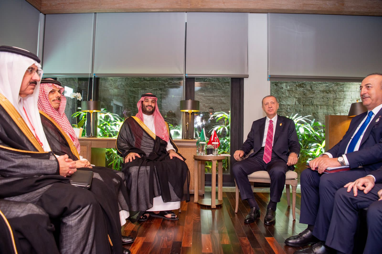 ولي العهد السعودي يلتقي الرئيس التركي على هامش انعقاد قمة مجموعة العشرين (واس)