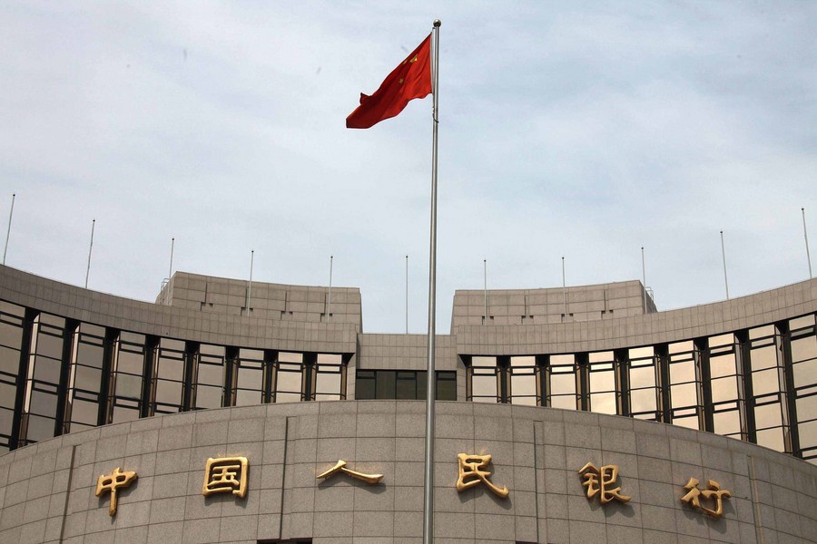 أظهرت بيانات تفصيلية للأصول أن البنوك التجارية الكبرى استحوذت على 3ر41% من الإجمالي، في حين احتلت البنوك التجارية المساهمة نسبة 4ر17% (شينخوا)