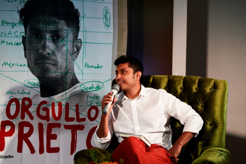     صورة مؤرخة في 18 تشرين الثاني/نوفمبر 2022 للممثل تينوتش هويرتا في مدينة مكسيكو (أ ف ب)