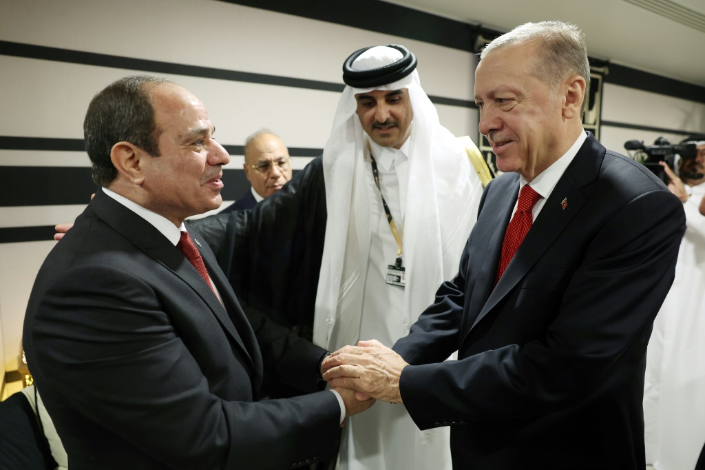 أردوغان والسيسي يلتقيان في قطر للمرة الأولى (ا ف ب)