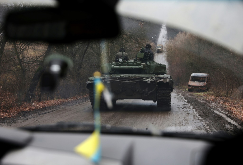 صورة مؤرخة في 22 تشرين الثاني/نوفمبر 2022 لجنود أوكرانيين في شرق البلاد (ا ف ب)