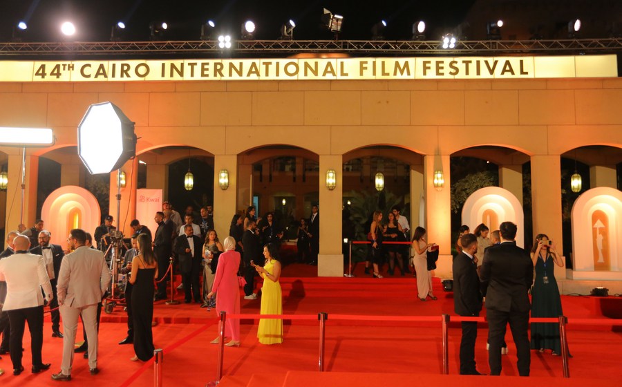  الفيلم الفلسطيني "علم" يفوز بالهرم الذهبي في مهرجان القاهرة السينمائي الدولي. (شينخوا)