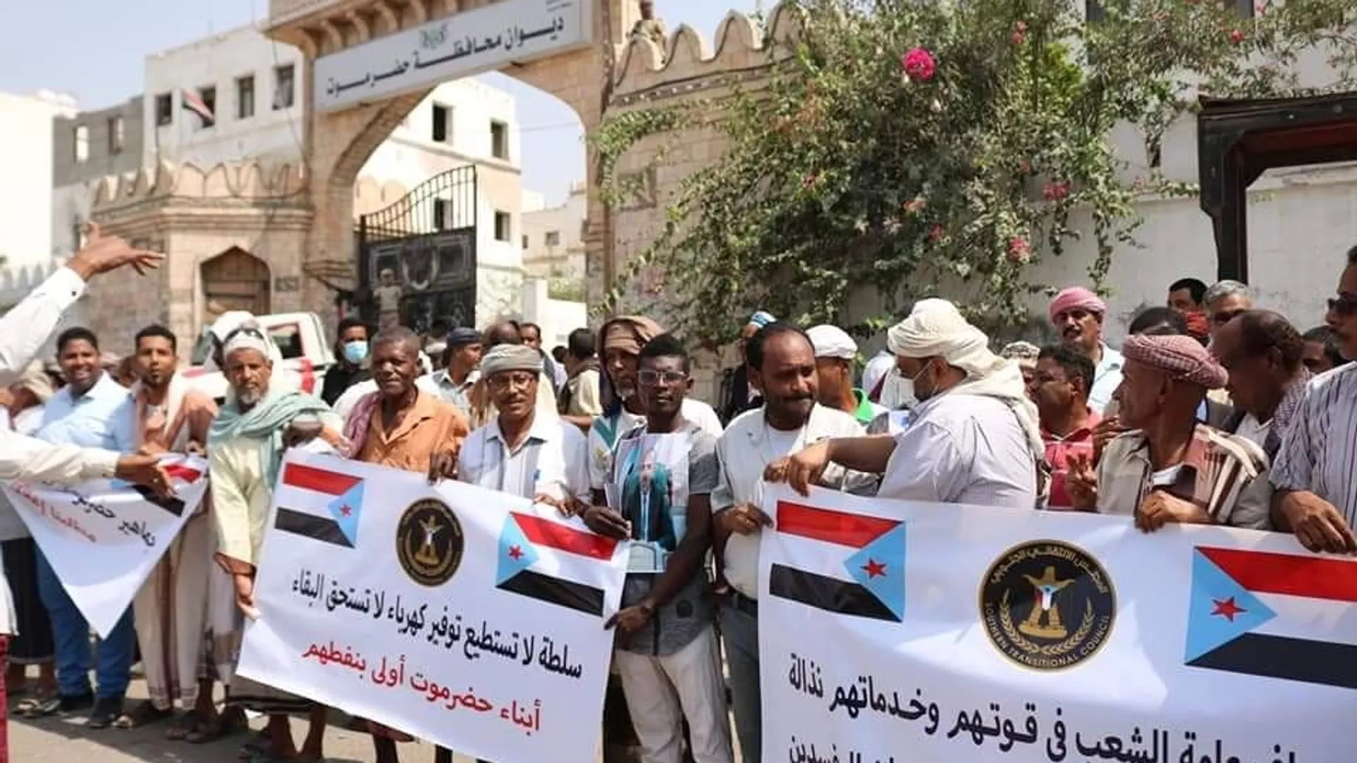 اليمن... حضرموت تنتظر ساعة الصفر بعد انتهاء مهلة إخراج قوات المنطقة العسكرية الأولى من الإقليم