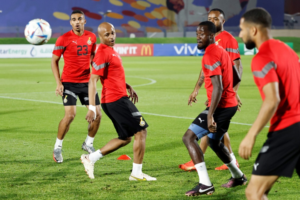     يستعد لاعبو غانا لمواجهة أوروجواي يوم الجمعة وهم يسعون للحصول على مكان في دور الستة عشر لكأس العالم (ا ف ب)