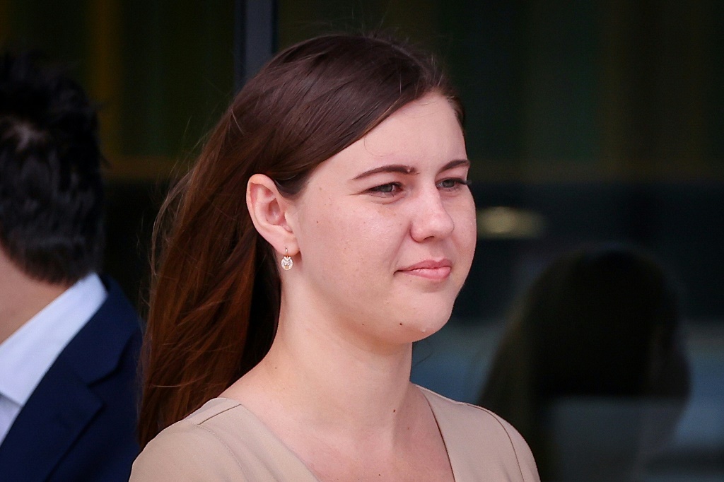     تعرضت بريتاني هيغينز ، مساعدة حكومية سابقة ، للاعتداء الجنسي داخل البرلمان الفيدرالي الأسترالي  (ا ف ب)