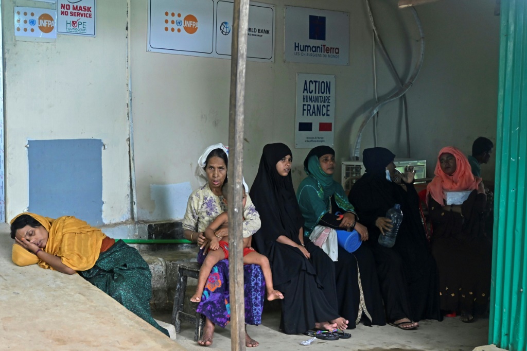 ثلثا اللاجئين الروهينغا باتوا يستخدمون وسائل منع الحمل في مخيمات بنغلادش (ا ف ب)