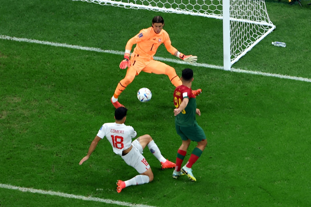 مهاجم البرتغال غونسالو راموس مسجلا هدف منتخب بلاده الثالث في مرمى سويسرا في الدور ثمن النهائي من مونديال 2022. 6 كانون الاول/ديسمبر 2022 (ا ف ب)