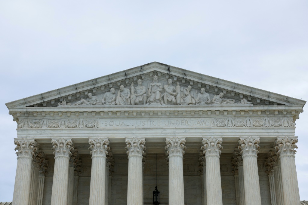    من المقرر أن تنظر المحكمة العليا الأمريكية في قضية انتخابات عالية المخاطر (أ ف ب)