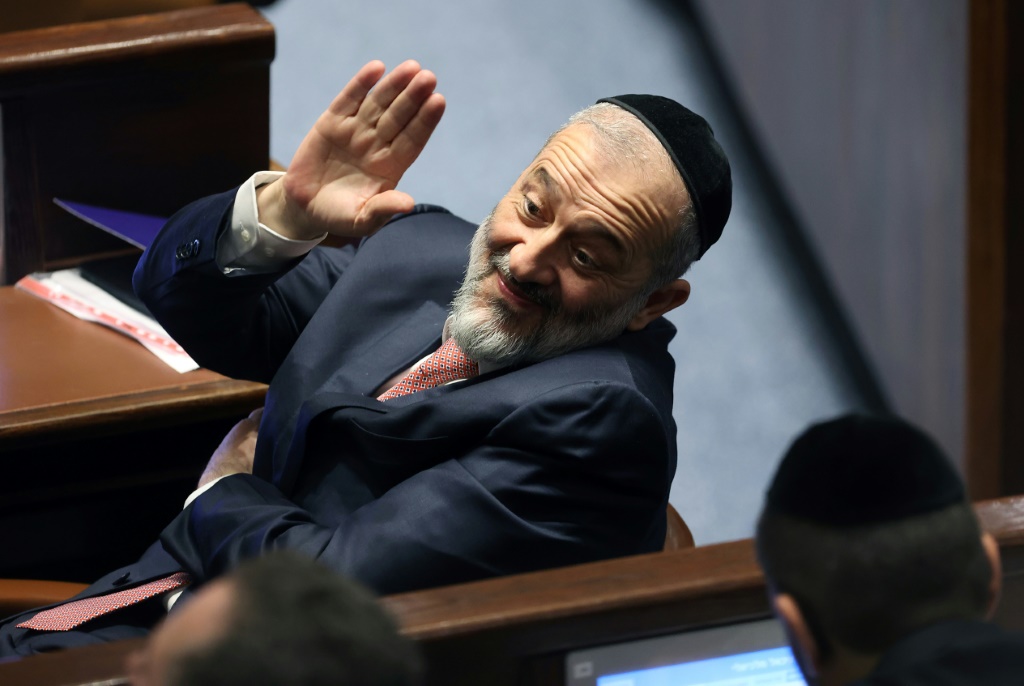 زعيم حزب شاس الديني المتشدد أرييه درعي في البرلمان الاسرائيلي في القدس في 15 تشرين الثاني/نوفمبر 2022 (أ ف ب)
